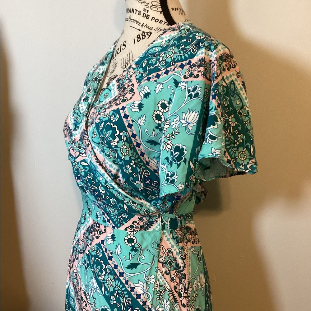 SUMMERTIME EASY WRAP AROUND LIGHTWEIGHT DRESS SIZE MED